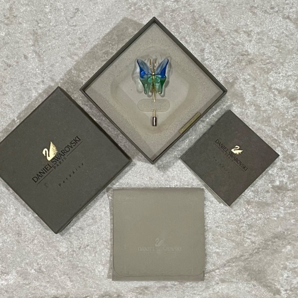 Daniel Swarovski Crystal Paradise Butterfly Pin NEW RARE BLUE Sterling 925 - Picture 2 of 5